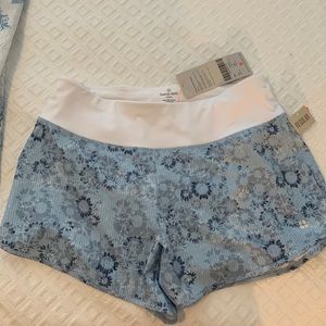 New with Tags-Sweaty Betty Time Trial Shorts-size small